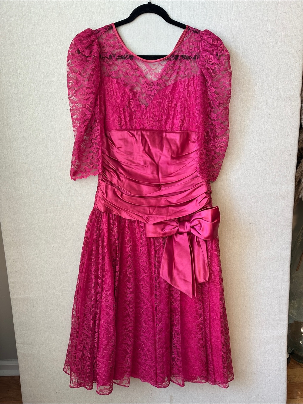 Vintage Elegant Fuchsia Lace Midi Dress with Satin Waist Bow